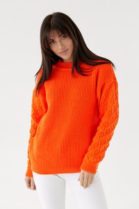 Оранжевый вязаный свитер 221 MarSe