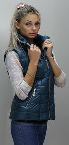 Стильна бірюзова жіноча жилетка КР Murenna Furs