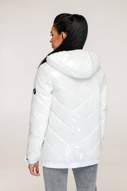 Біла лакова куртка В-1270 Favoritti