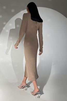 Облегающее бежевое платье с разрезом Лиса Jadone Fashion